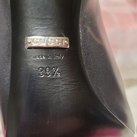 Gucci ankle boots. 391/2 Used in excellent condition. - Picture 7 of 16